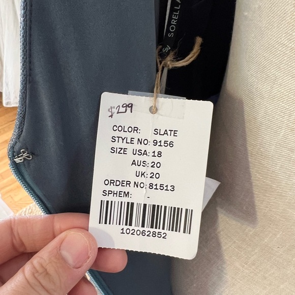 Sorella Vita Formal Gown - Picture 4 of 4